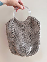 Load image into Gallery viewer, Crocheted Beach/Market Tote
