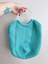 Load image into Gallery viewer, Crocheted Beach/Market Tote
